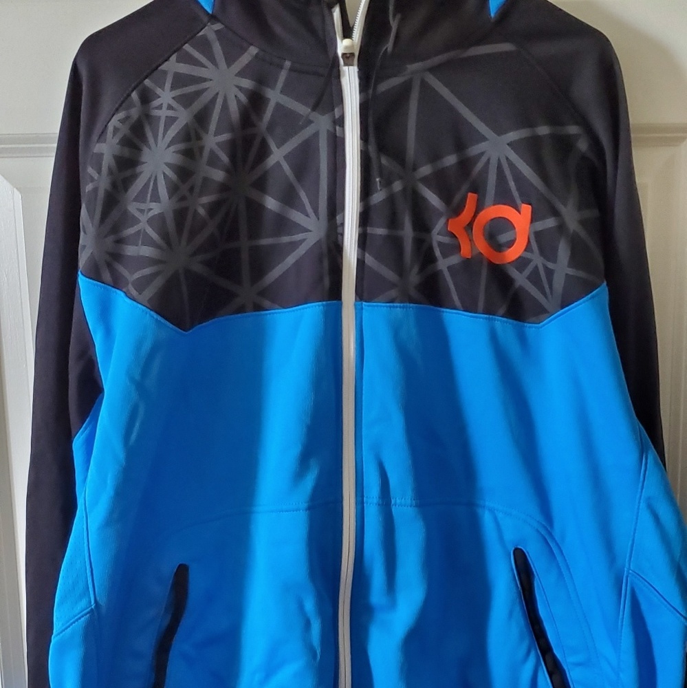 Nike lightweight hoodie jacket